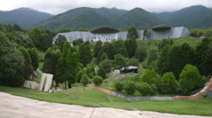 養老天命反転地の園内