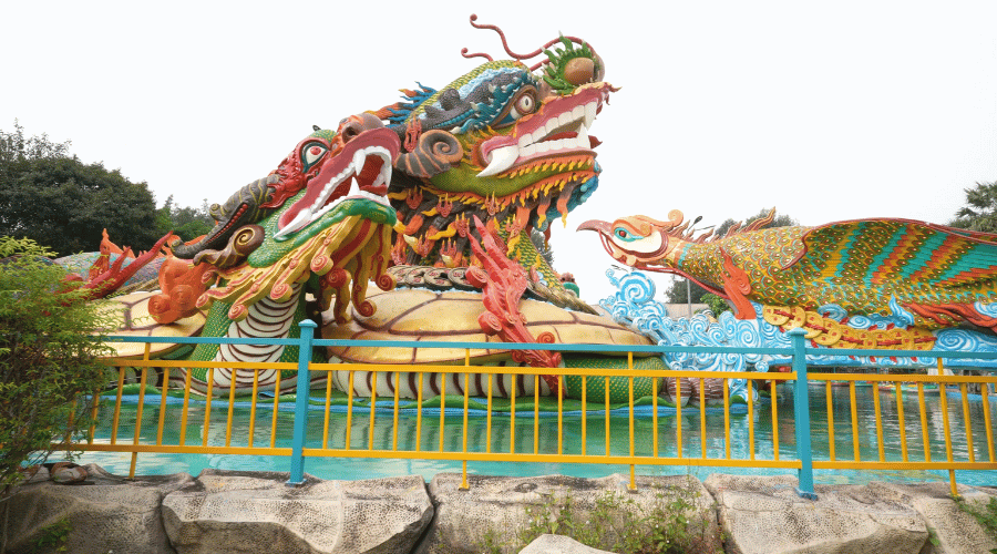 スイティエン公園の龍の建物