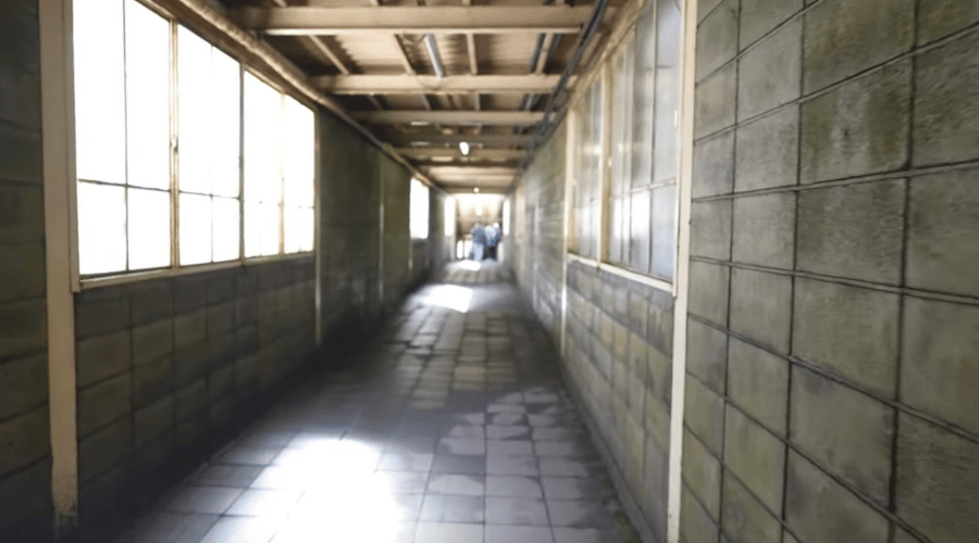 土合駅通路